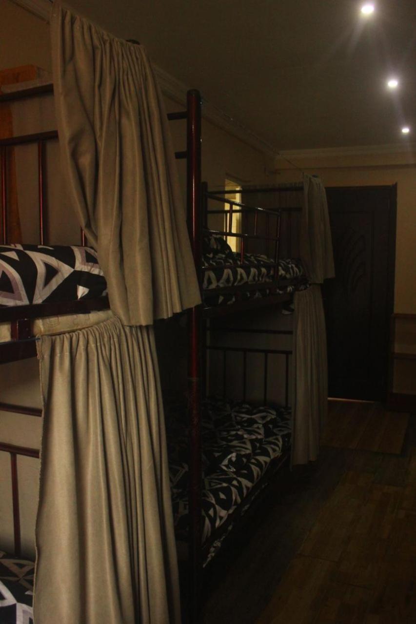 Everyday Cat Hostel บาทูมิ ภายนอก รูปภาพ