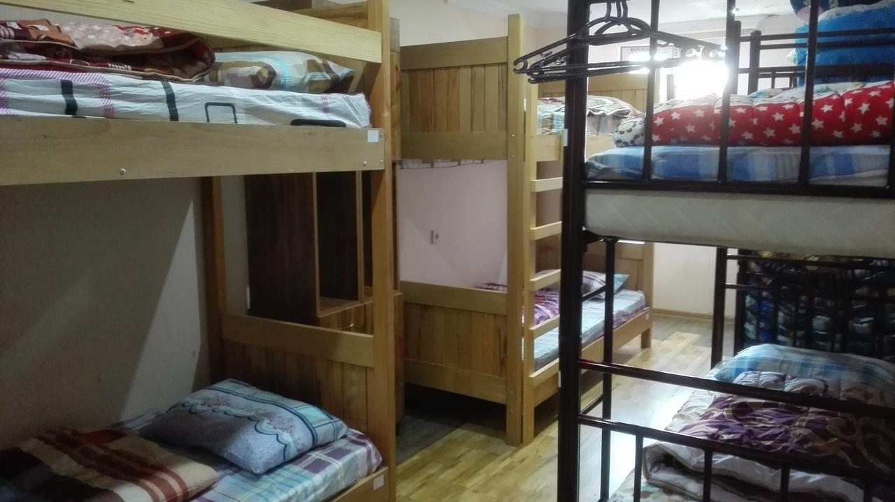 Everyday Cat Hostel บาทูมิ ภายนอก รูปภาพ