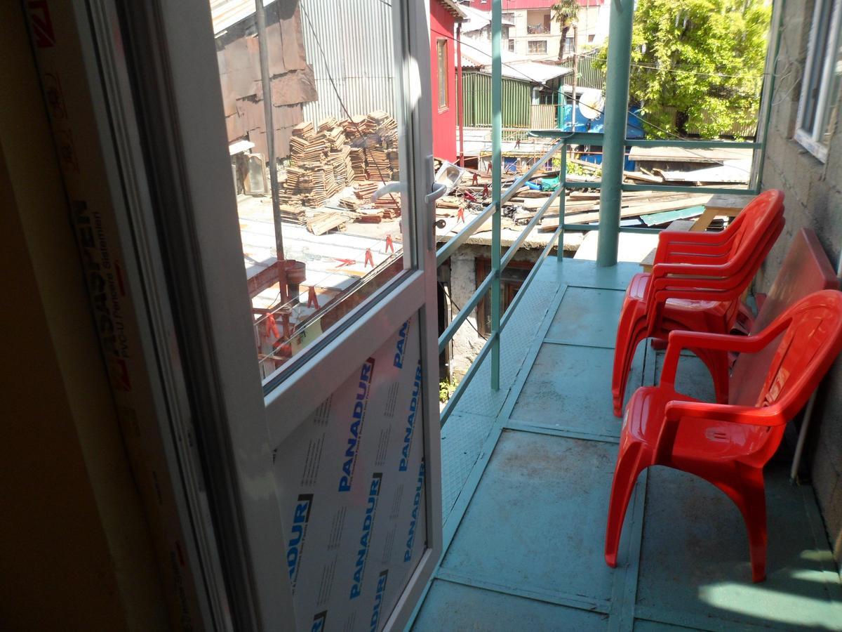 Everyday Cat Hostel บาทูมิ ภายนอก รูปภาพ
