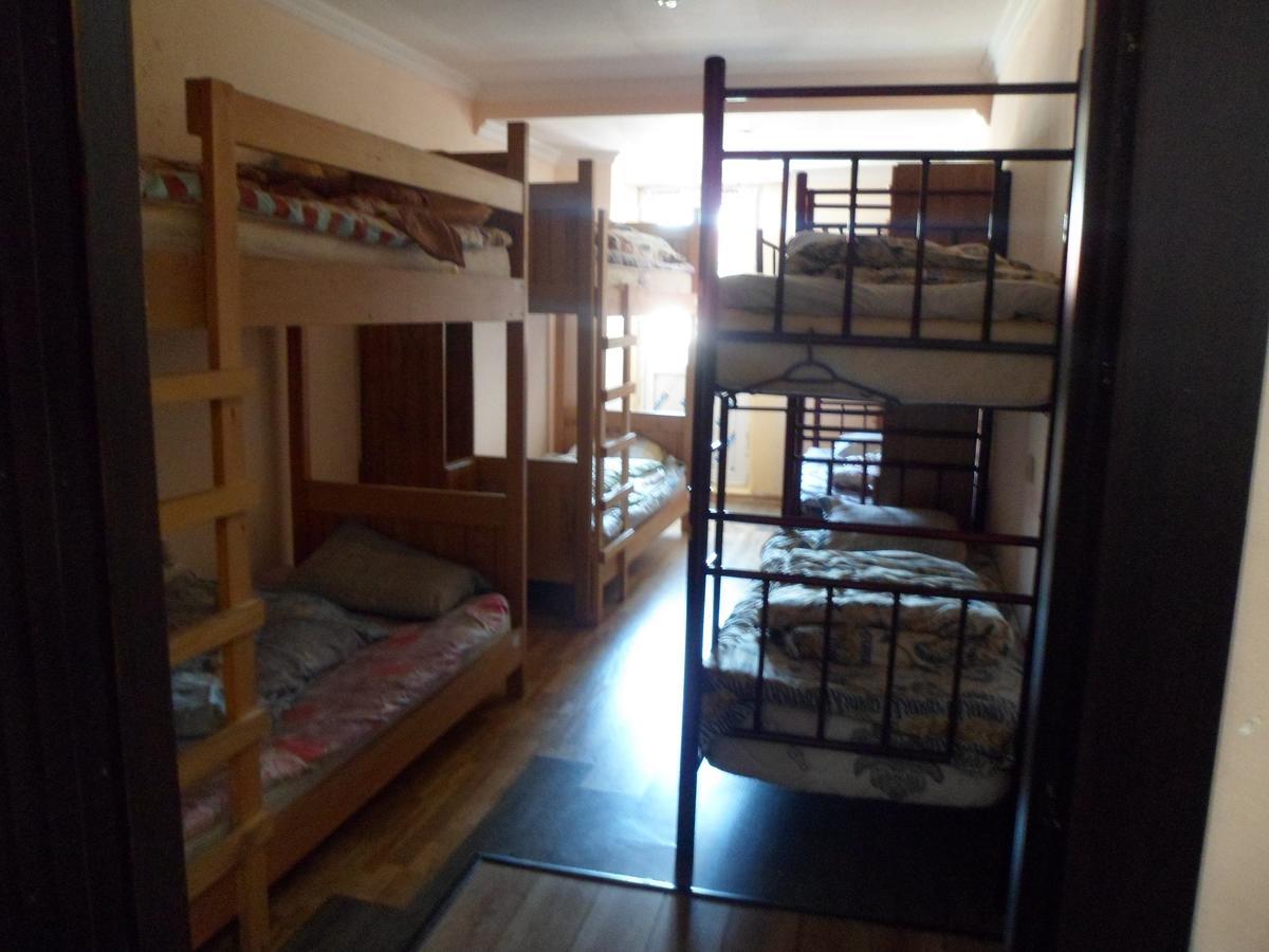 Everyday Cat Hostel บาทูมิ ภายนอก รูปภาพ