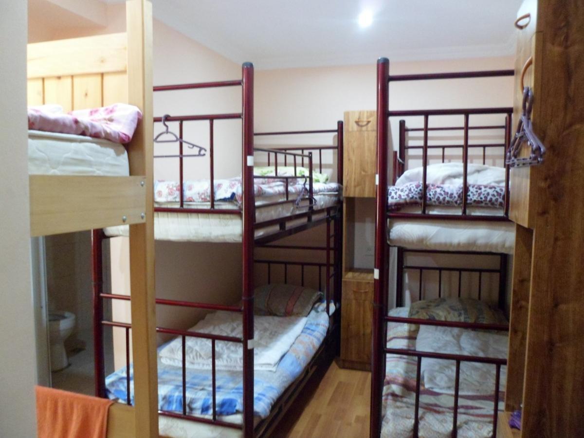 Everyday Cat Hostel บาทูมิ ภายนอก รูปภาพ